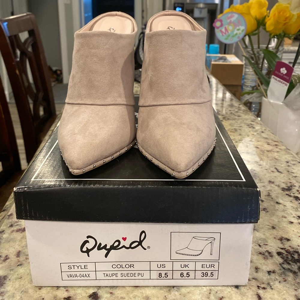 Studded mule pumps